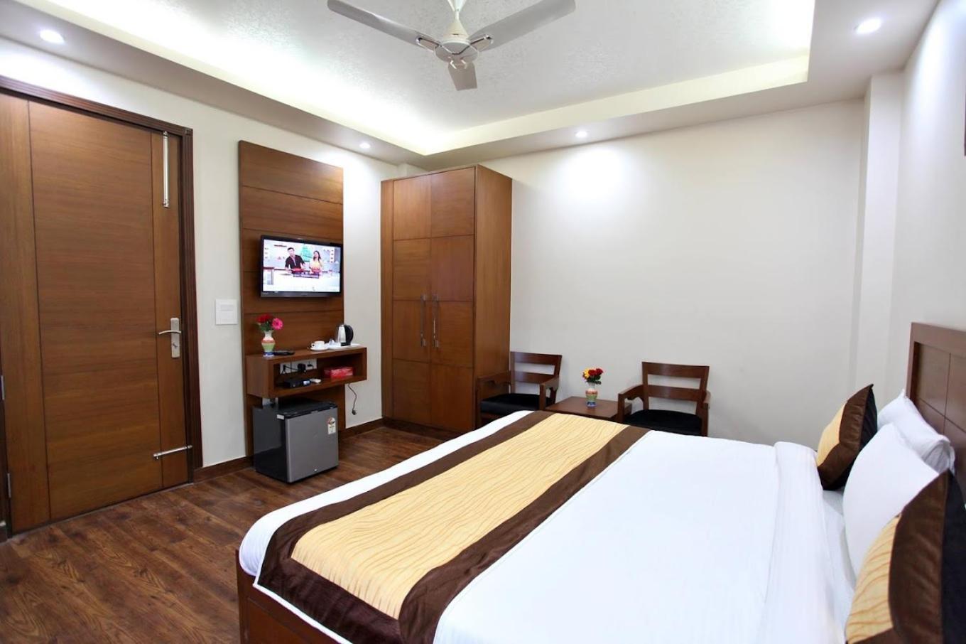 Hotel Hc Grand New Delhi Eksteriør billede
